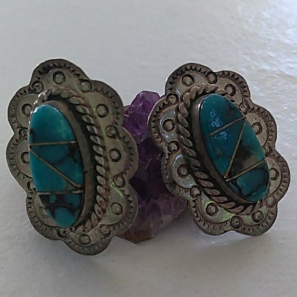 Native American Natural Turquoise Inlay Hand Stamped Scalloped Sterling Silver - Picture 2 of 16